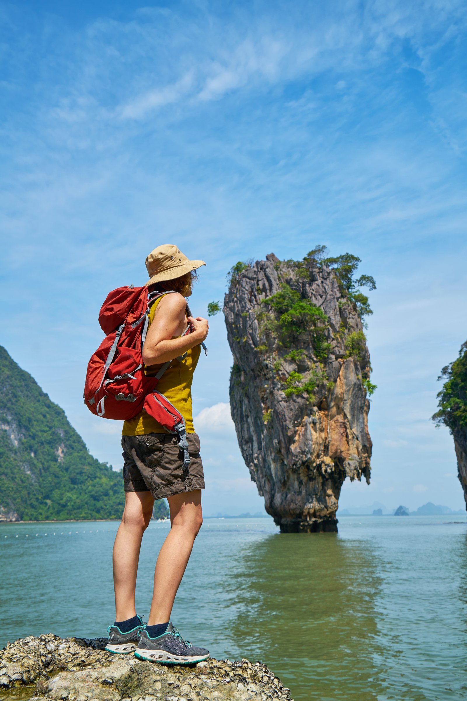 Voyageur profitant d'un moment de détente pendant son voyage organisé